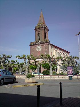 L'église de Seysses sur la place de la Libération, en mai 2009.