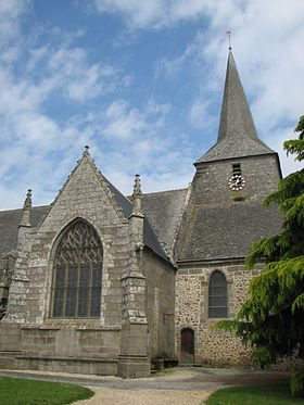 Clocher et transept sud de l'église Saint-Pierre.