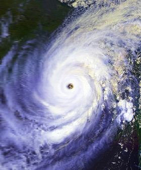 Image satellite visible de 06h23TU le 29 avril 1991. Le cyclone est de catégorie 4 à ce moment.