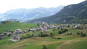Vue d'ensemble du village d'Albiez-Montrond