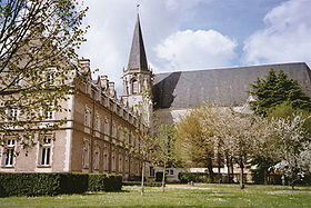 Jardin de l'abbaye Saint-Martin de Ligugé.