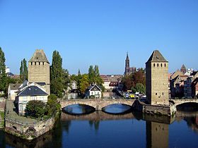 Les ponts couverts vus du barrage Vauban