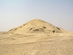 Image illustrative de l'article Pyramide d'Amenemhat Ier