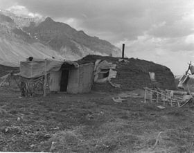 Maison à Anaktuvuk Pass en 1957