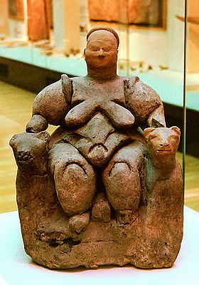 Statue de la « Dame aux fauves » de Çatal Höyük, (Turquie), c. 6000-5500.