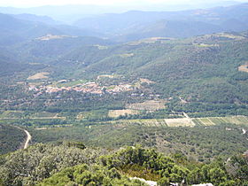 Vue du village depuis le roc de Vergès