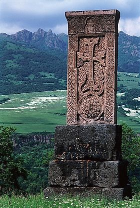 Khatchkar siroun khach (« belle croix »), XIIIe siècle, non loin de Dsegh[1]
