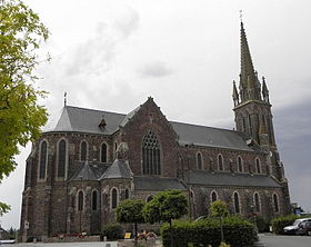 L'église paroissiale Saint-Pierre et Saint-Louis de Bédée.