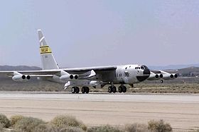 B-52 carries X-43A.jpg