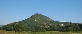 Vue générale de Lešje, avec le mont Baba