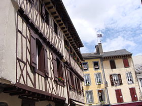Des maisons à colombages à Bagnères-de-Bigorre.