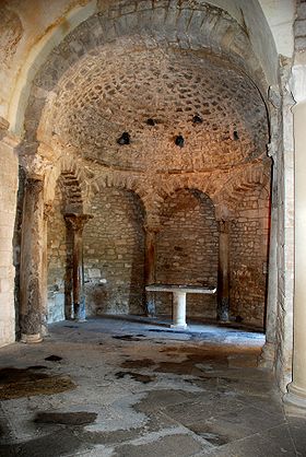 Baptistère de Venasque (abside nord)