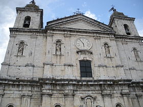 Image illustrative de l'article Basilique Santa-Maria Assunta (Castel di Sangro)