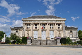Baugé - Palais de justice (2011).jpg
