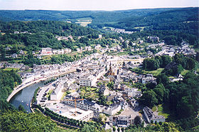 Depuis le belvédère : une vue de Bouillon