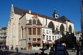 L'église Saint-Nicolas, la « Maison de Goude Huyve » et les maisons adossées à sa façade méridionale