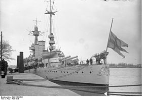Bundesarchiv Bild 102-09591, Schwedisches Schiff "Drottning Victoria".jpg