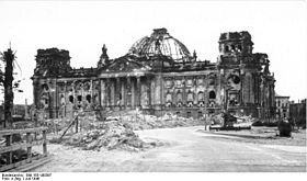 Bundesarchiv Bild 183-V00397, Berlin, zerstörter Reichstag.jpg