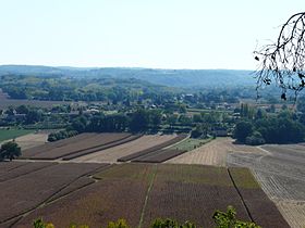 Vue sur la commune de Calès depuis le belvédère du cingle de Trémolat.