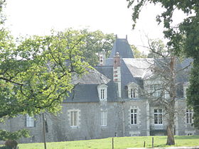 Candé - Propriété du château de La Saulaie - Château.jpg