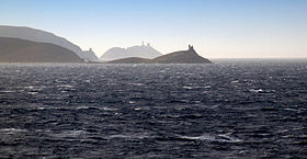 Trois tours génoises du Cap Corse (îles Finocchiarola, Agnello et île de la Giraglia).
