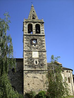 Le clocher de l'église Saint-Martin d'Ur