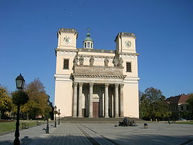 La cathédrale néo-classique de Vác