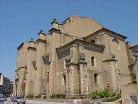 Chevet de la cathédrale Saint-Benoît de Castres.