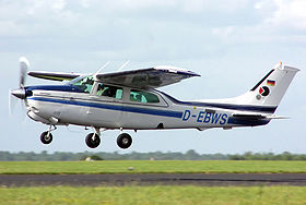 Cessna.210.centurion.d-ebws.arp.jpg