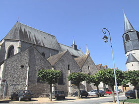 Châtillon-Coligny - Eglise et porte de ville -2.jpg