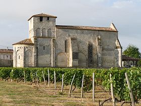 L'église Saint-Sulpice vue des vignes