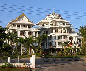 Le Champasak Palace Hotel, à Paksé, ancien palace du Royaume de Champassak