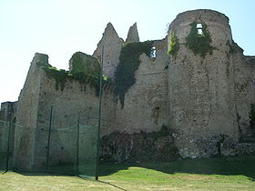 Donjon du château de Bressuire