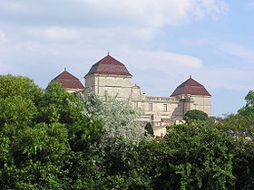 Le château de Castries.