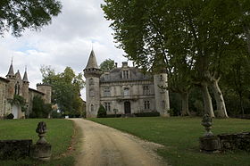 Façade Ouest du Château et sur la gauche le Grand Pavillon
