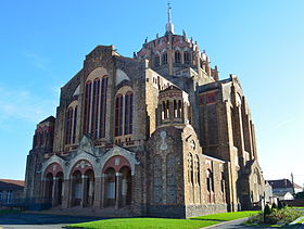 Cholet - Église du Sacré-Cœur (1).jpg