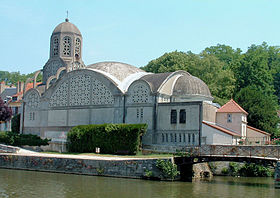 Vue ouest de l'église Notre-Dame-de-Bethléem (depuis les quais du canal du Nivernais)