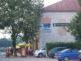 La place principale du village