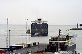 Containerschipzeebrugge.jpg