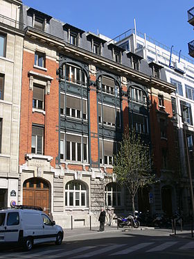 La façade, rue Ménars