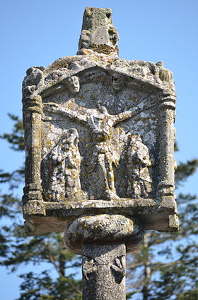 Croix de cimetière (détail 1) - Questembert.jpg