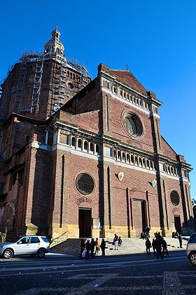 Vue de la façade de la cathédrale de Pavie
