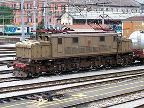 Locomotive E.626 045 en gare de Lecco janvier 2005