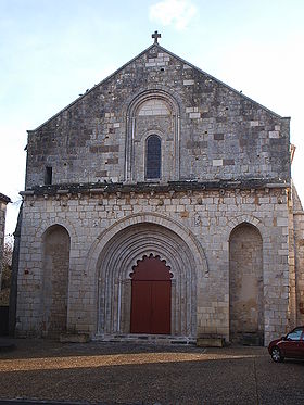 Façade de l'église Notre-Dame de Plaisance