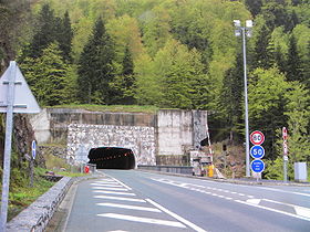 Entrée du tunnel depuis le côté français.
