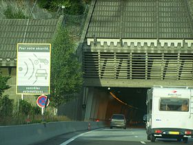 Entrée ouest (tube sud) du tunnel, direction Chambéry