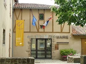 La mairie et le musée des ostensions