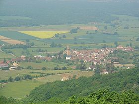 Le village vu depuis la roche d'Aujoux