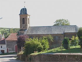 L'église vue de la route de Couvreux