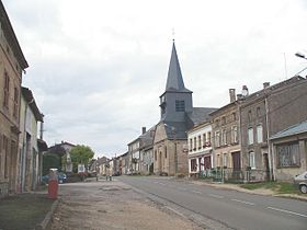 Rue principale et église